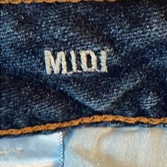 American Eagle Midi jean shorts Cdg btm high rise 4 pockets Sz 8 - Picture 4 of 8